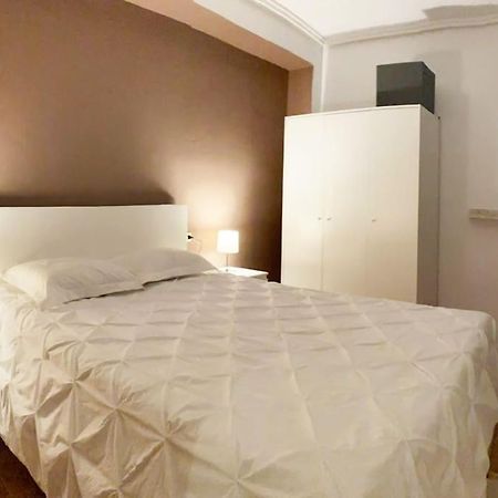 Rooms In Spacious Beach Flat In Валенсия Экстерьер фото