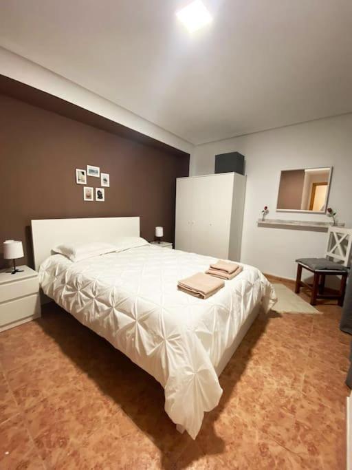 Rooms In Spacious Beach Flat In Валенсия Экстерьер фото