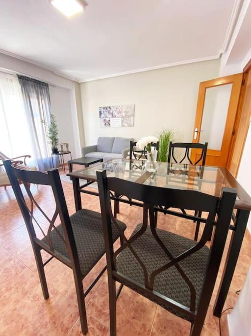 Rooms In Spacious Beach Flat In Валенсия Экстерьер фото
