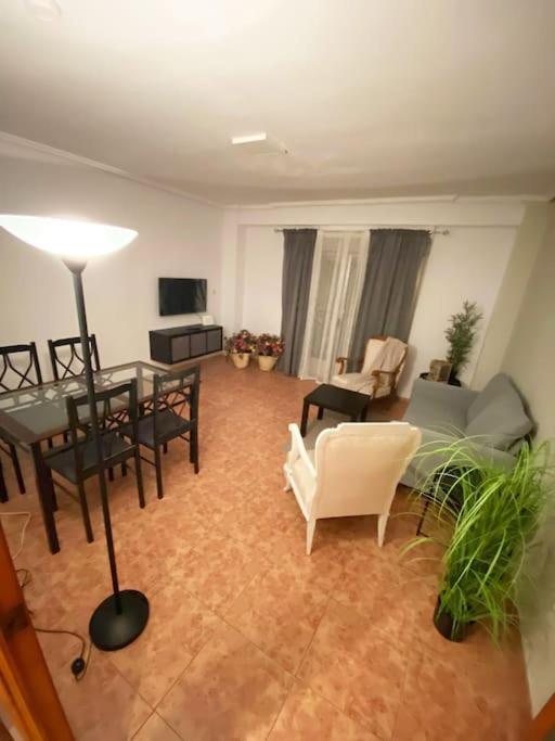 Rooms In Spacious Beach Flat In Валенсия Экстерьер фото